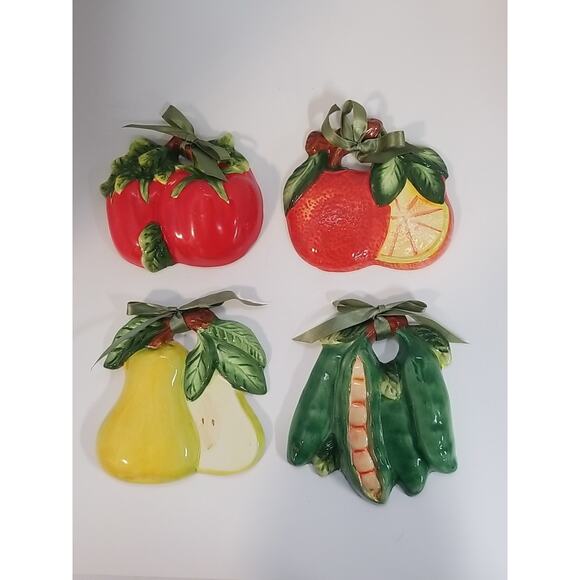 Vtg Set 4 Ceramic Kitchen Wall Hanging Fruit Plaques Tomato Pear Peas Orange - Picture 1 of 8